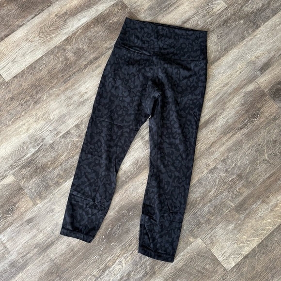 Lululemon 🍋 Align Crop 25” Color: Formation Camo Deep Coal Multi - Picture 7 of 9
